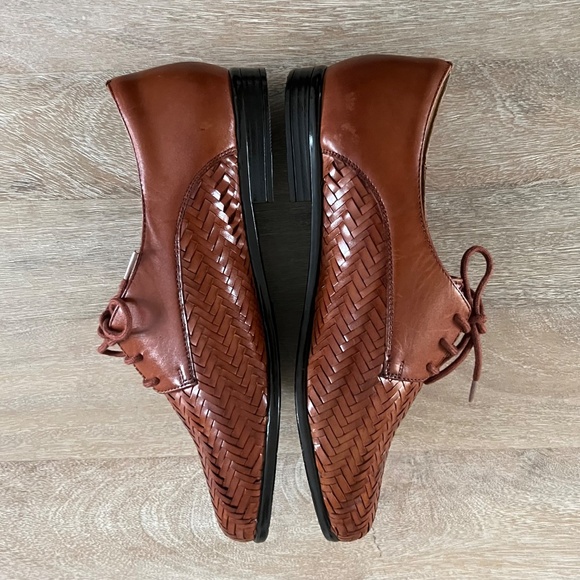 Trotters, Lizzie Derby, Flat Oxford Shoes - Picture 11 of 15